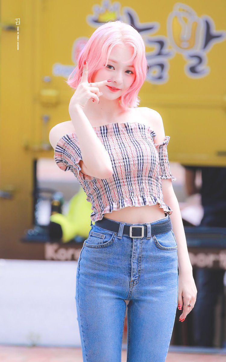 핑크머리한 프로미스나인 이나경 미모 근황.jpgif | 인스티즈