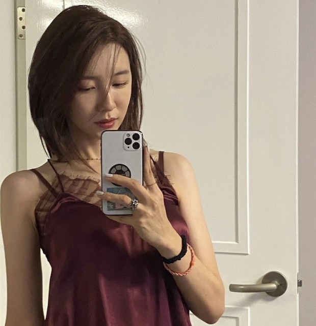 취향 따라 갈리는 배우 박지현 긴머리vs단발 | 인스티즈