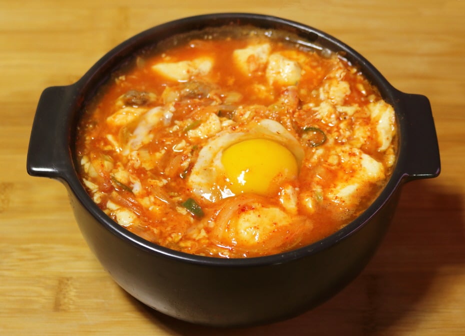 음식에서 이물질나왔을때 사람마다 갈리는거.jpg | 인스티즈