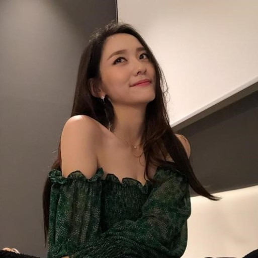 취향 따라 갈리는 배우 박지현 긴머리vs단발 | 인스티즈