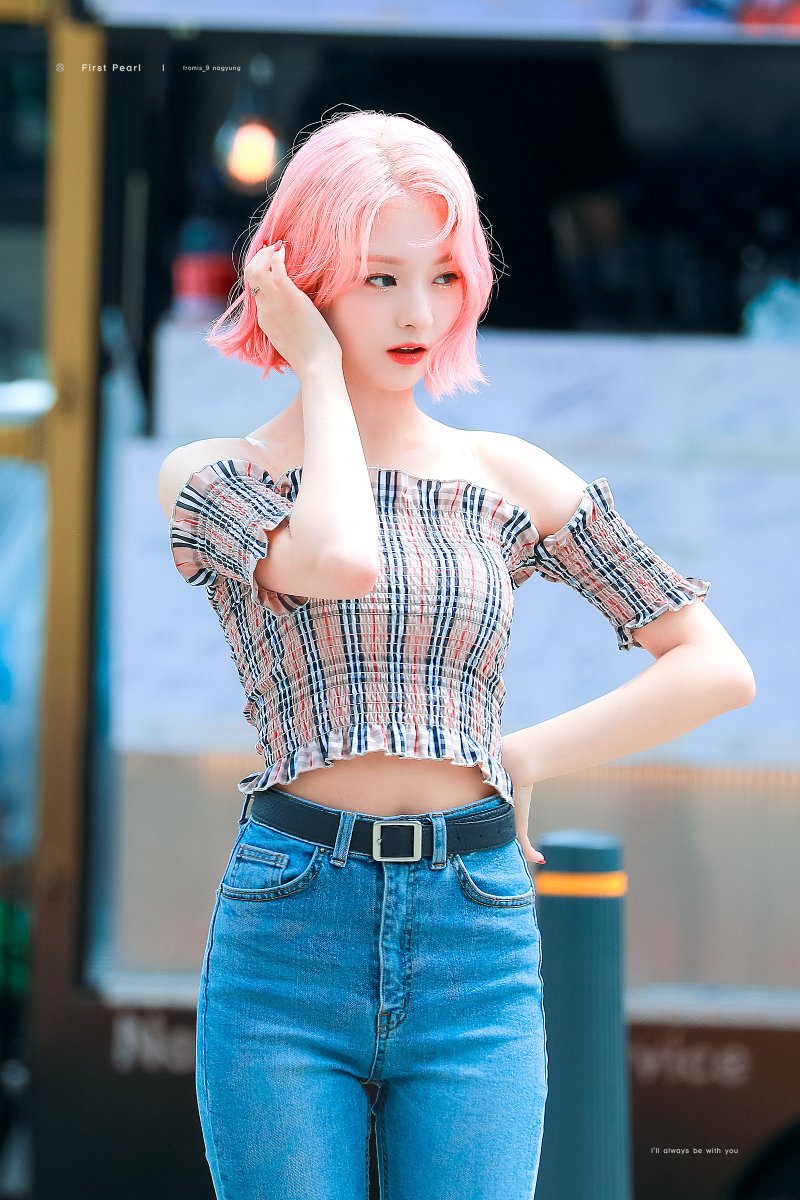 핑크머리한 프로미스나인 이나경 미모 근황.jpgif | 인스티즈