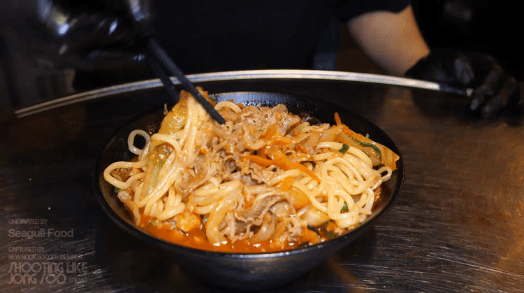 짬뽕 한 젓가락.gif | 인스티즈