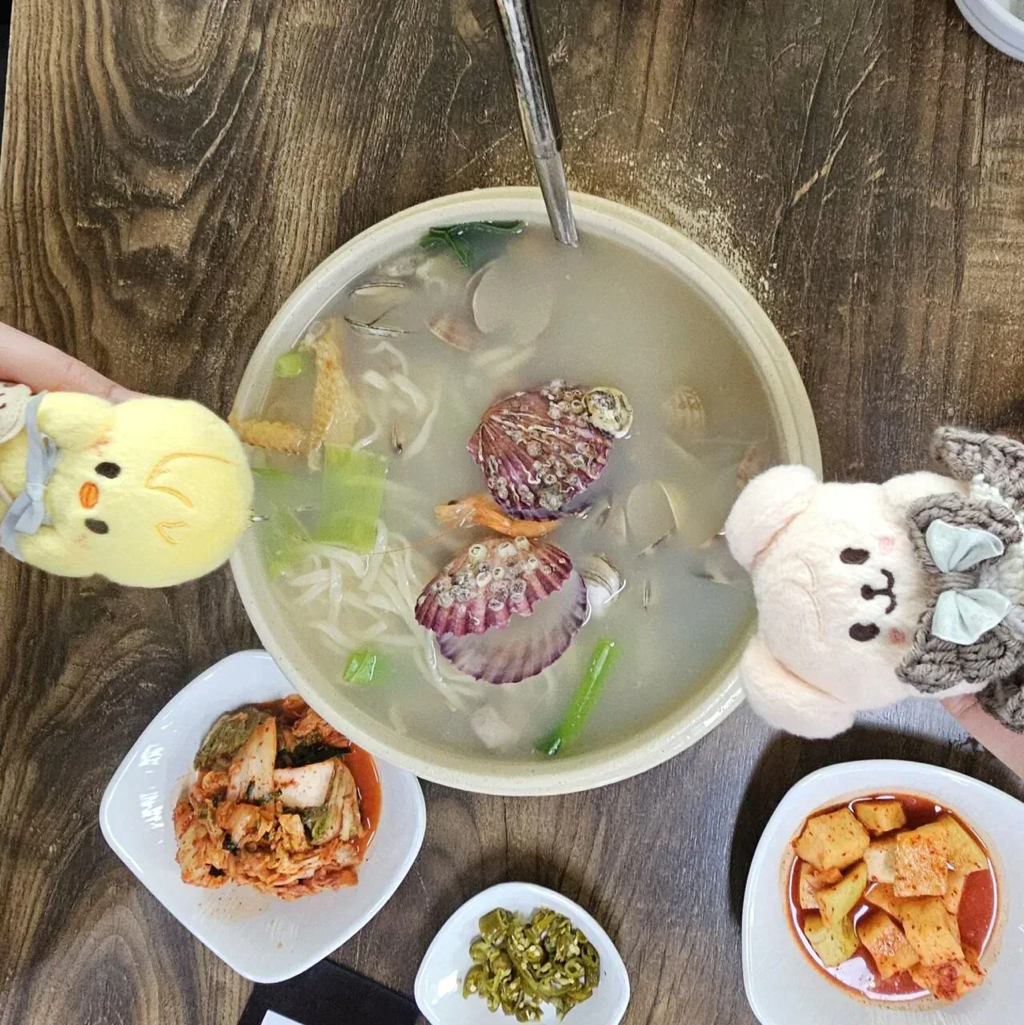 인형으로 한국여행 인증사진 남기던 일본인 | 인스티즈