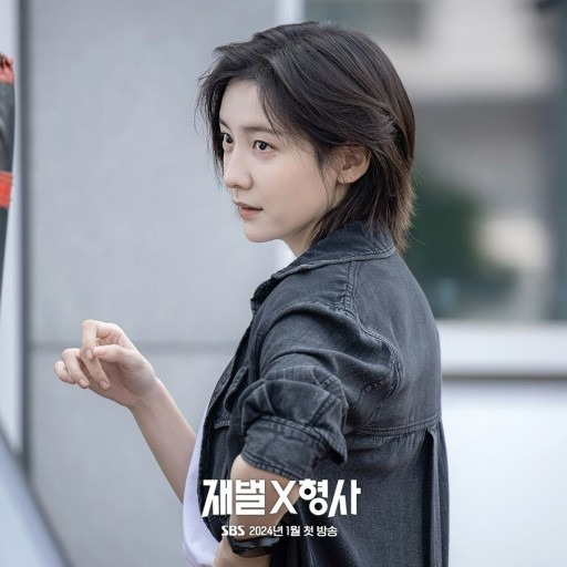 취향 따라 갈리는 배우 박지현 긴머리vs단발 | 인스티즈