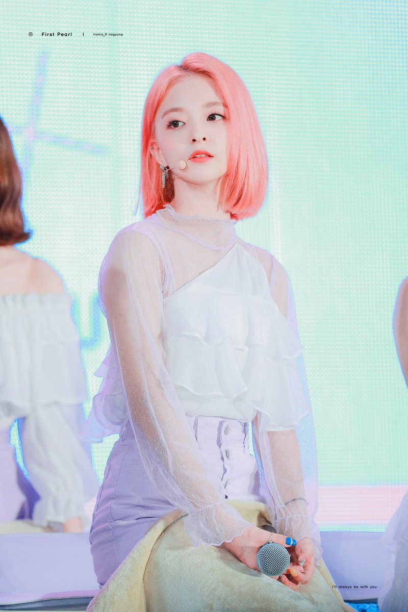 핑크머리한 프로미스나인 이나경 미모 근황.jpgif | 인스티즈