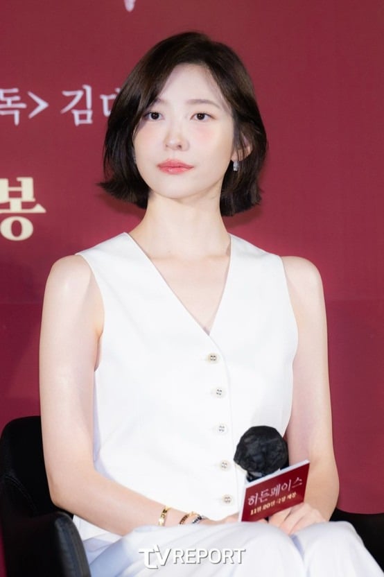 취향 따라 갈리는 배우 박지현 긴머리vs단발 | 인스티즈