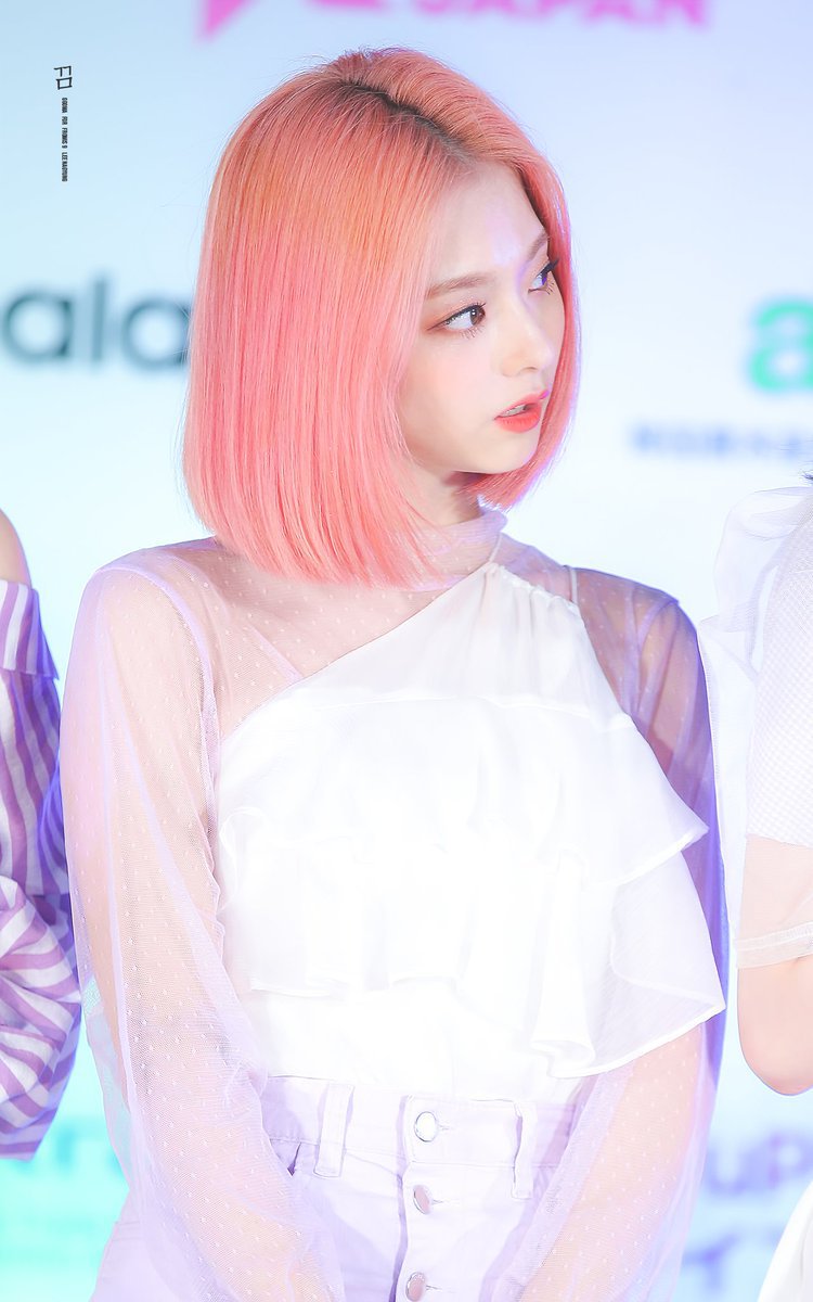 핑크머리한 프로미스나인 이나경 미모 근황.jpgif | 인스티즈