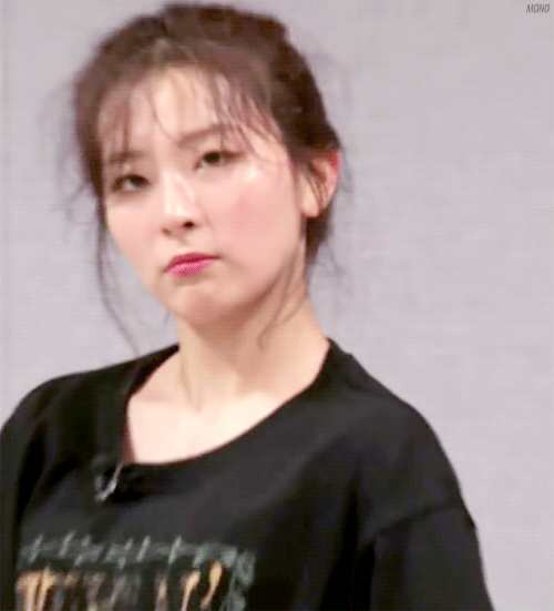 땀이 많아서 스태프가 힘들어한다는 레드벨벳 슬기.jpgif | 인스티즈
