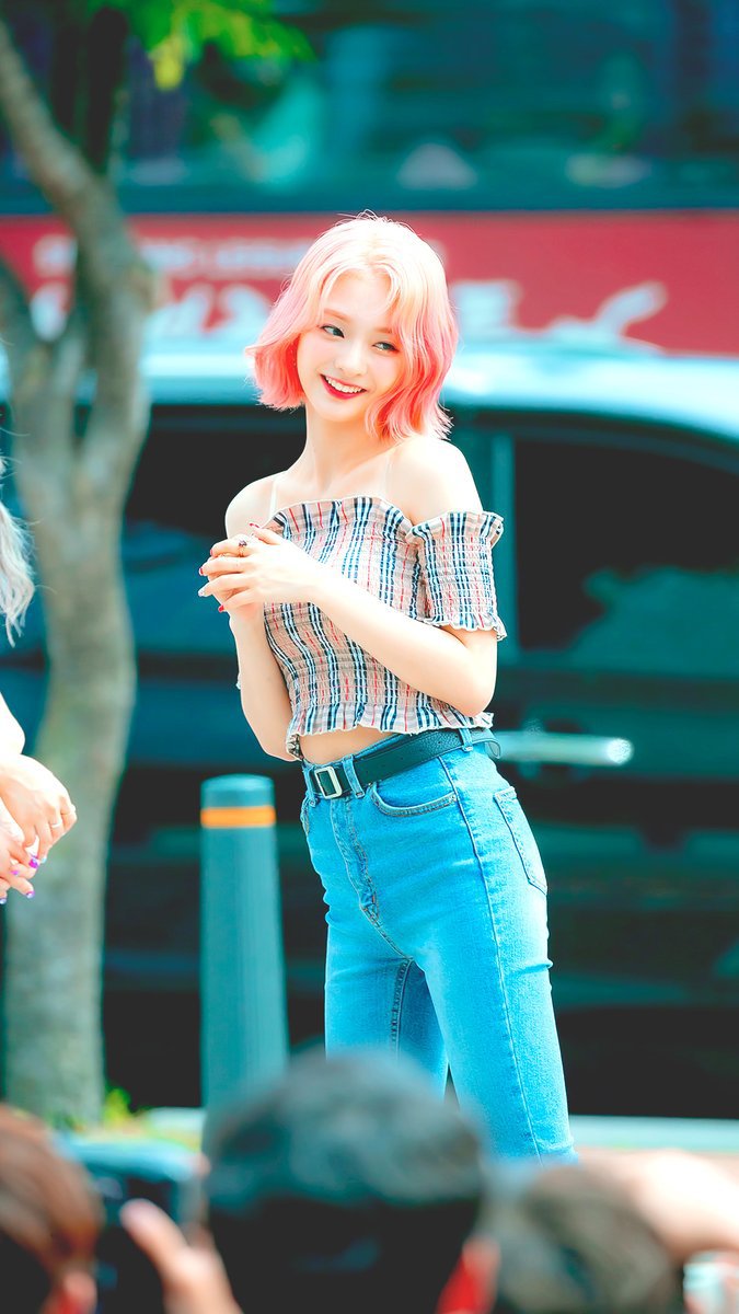 핑크머리한 프로미스나인 이나경 미모 근황.jpgif | 인스티즈