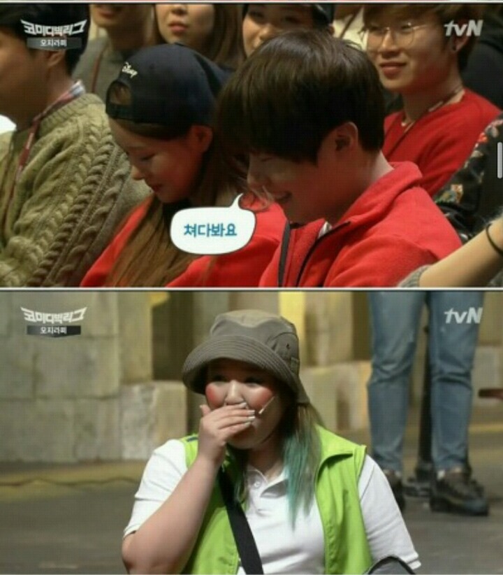 여자친구 있는 남자에게 다른 여자 쳐다본다 VS 안 쳐다본다 물었을 때 대답.jpg | 인스티즈