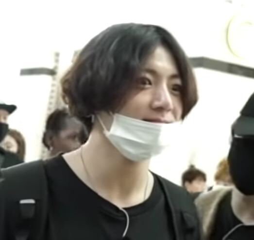 방탄소년단 정국이 여자를 백허그한 사진이 쏘아올린 공.jpg | 인스티즈