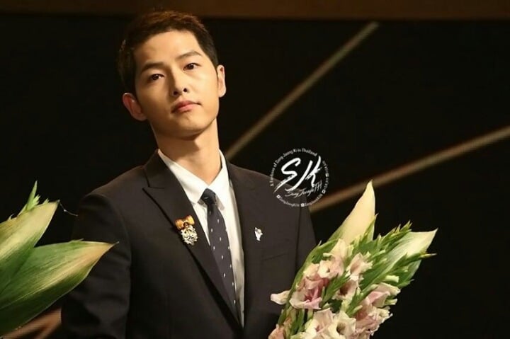 요새 쥐파먹은 머리로 다닌다는 송중기.jpg | 인스티즈