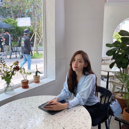 취향 따라 갈리는 배우 박지현 긴머리vs단발 | 인스티즈