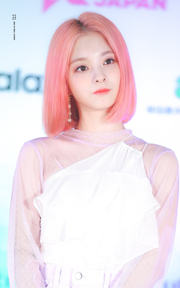 핑크머리한 프로미스나인 이나경 미모 근황.jpgif | 인스티즈