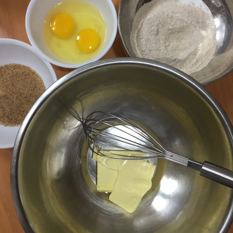 에어프라이어로 통밀쑥파운드케이크 만들기 | 인스티즈