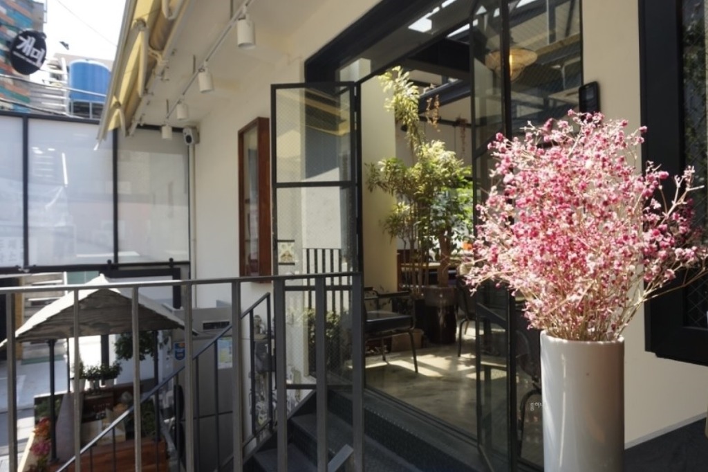 Part.2 데이트하기 좋은 이색&테마 카페 모음 합정/상수/홍대 | 인스티즈