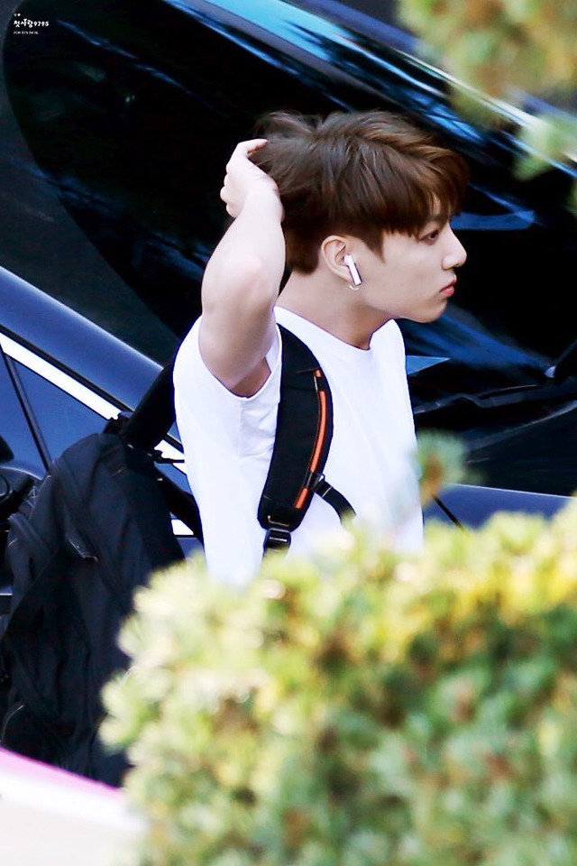 에어팟을 착용한 아이돌, 연예인 모음 | 인스티즈