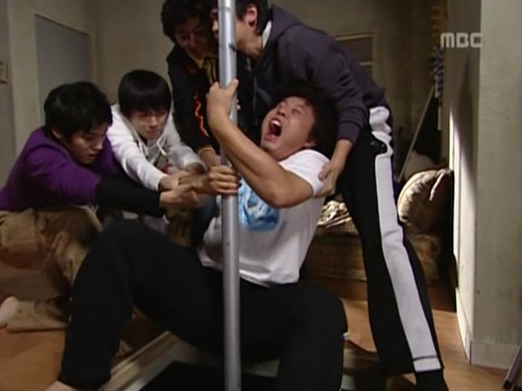 [거침없이하이킥] 민용이 옥탑방에 감금된 남자들ㅋㅋㅋㅋㅋ.jpg | 인스티즈