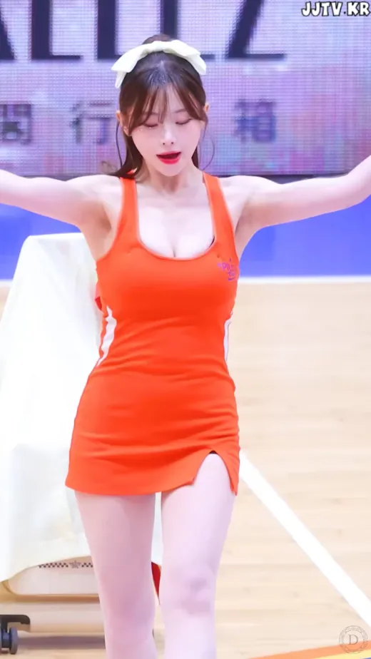 요즘 인기 엄청 많다는 은근히 섹시한 김나연 치어리더 | 인스티즈