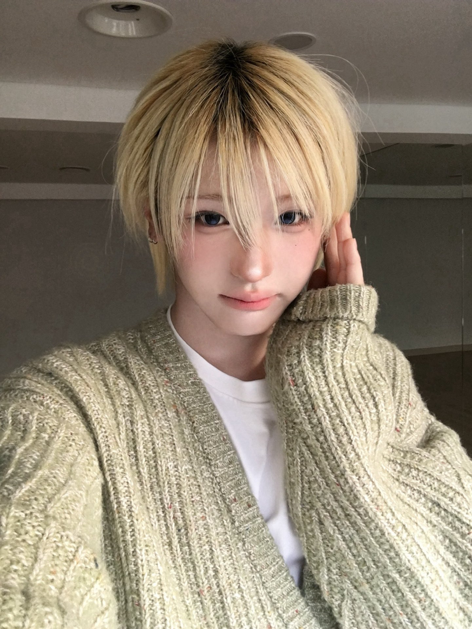 셀프 화장하는 남돌.jpg | 인스티즈