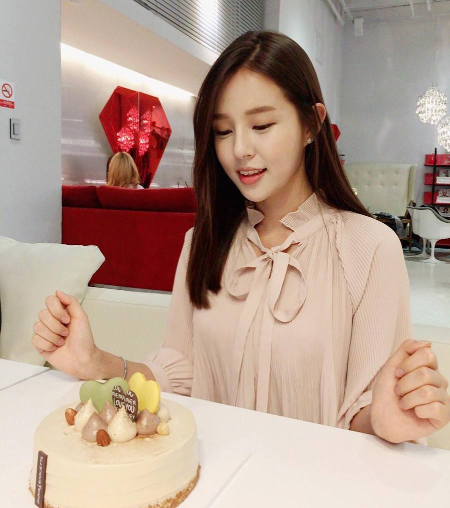 JTBC 간판미녀 조수애 아나운서 움짤탈탈.GIF - BGM | 인스티즈