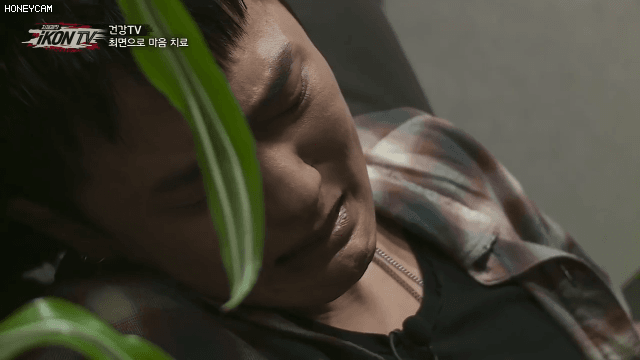 최면으로 어릴 때 돌아가신 아버지를 만난 아이돌....jpgif (영상) | 인스티즈