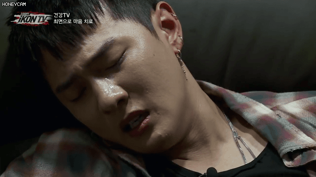 최면으로 어릴 때 돌아가신 아버지를 만난 아이돌....jpgif (영상) | 인스티즈