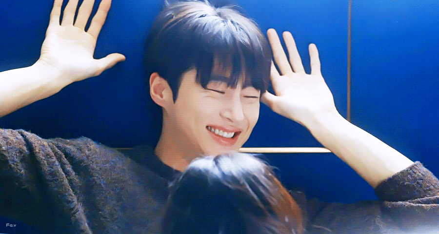 변우석이 키스신보다 설레고 부끄러웠다는 선업튀 장면.gif | 인스티즈