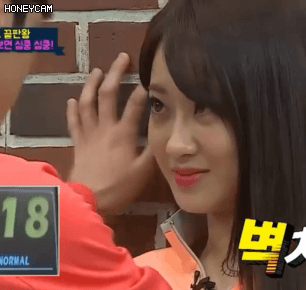 잘생긴 남자가 받게 되는 시선.jpgif | 인스티즈