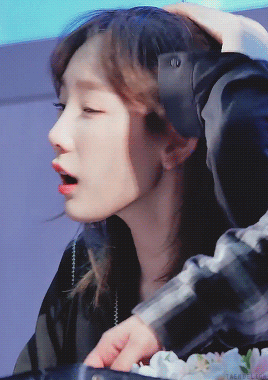 머리넘기는 여자아이돌들+배우.gif | 인스티즈