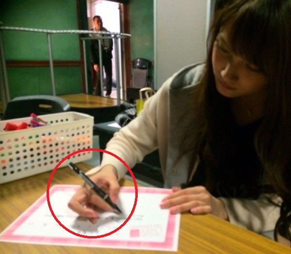 목숨걸고 악수회 하는 일본 여자 아이돌들 | 인스티즈