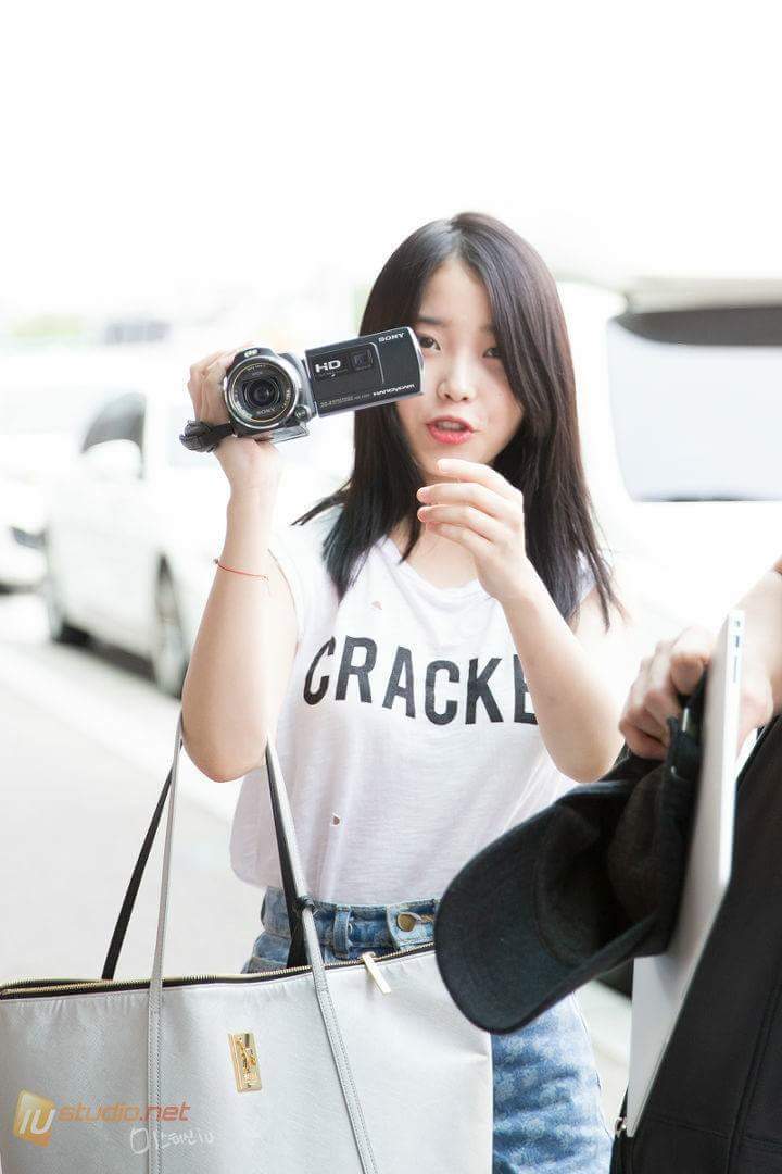 아이유가 말할때 특유의 입모양.jpg | 인스티즈