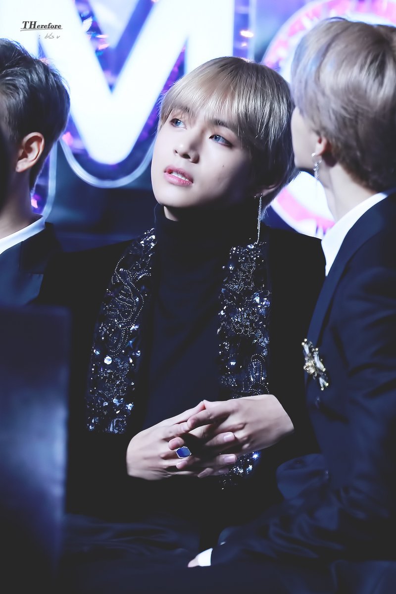 같은 옷 입은 박보검-방탄소년단 뷔.jpgif | 인스티즈