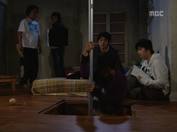 [거침없이하이킥] 민용이 옥탑방에 감금된 남자들ㅋㅋㅋㅋㅋ.jpg | 인스티즈