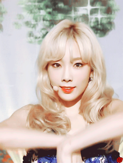 태연 겨드랑이 움짤.GIF (feat.그아탱) | 인스티즈