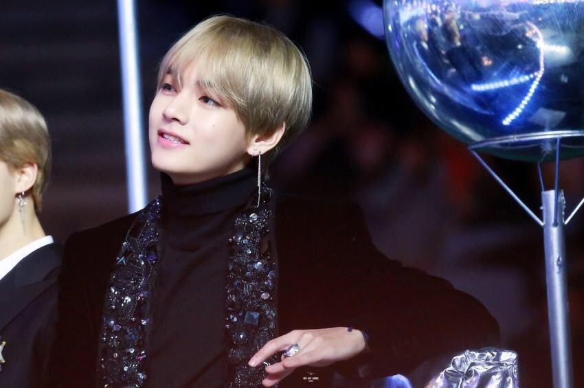 같은 옷 입은 박보검-방탄소년단 뷔.jpgif | 인스티즈
