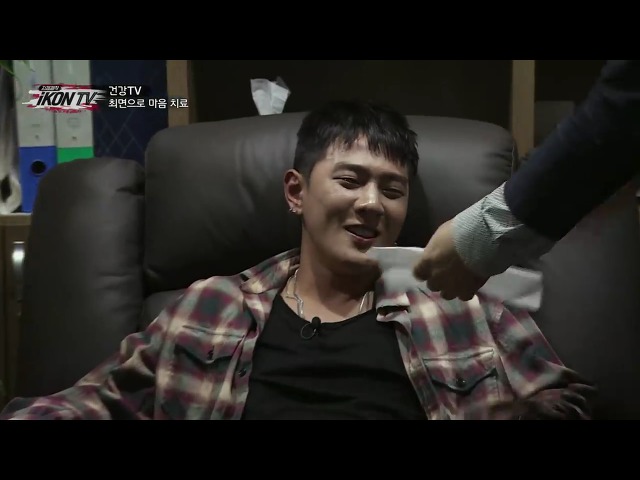 최면으로 어릴 때 돌아가신 아버지를 만난 아이돌....jpgif (영상) | 인스티즈