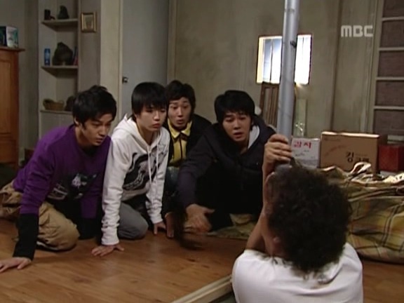 [거침없이하이킥] 민용이 옥탑방에 감금된 남자들ㅋㅋㅋㅋㅋ.jpg | 인스티즈