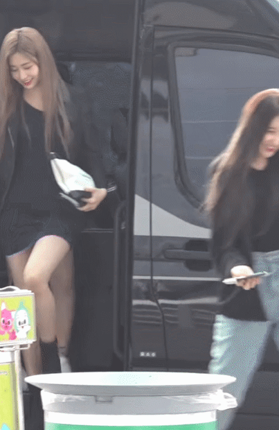 은근히 많은 여성들의 워너비 몸매로 꼽히는 김민주 | 인스티즈