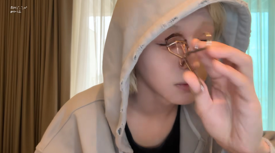 셀프 화장하는데 너무 금손이라서 알티 타는 남돌 | 인스티즈