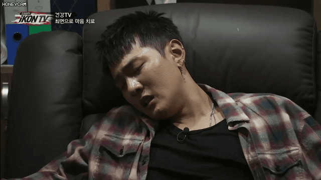 최면으로 어릴 때 돌아가신 아버지를 만난 아이돌....jpgif (영상) | 인스티즈