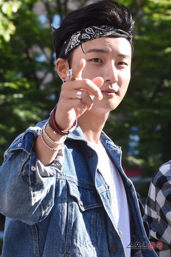 90년대 아이돌 역할 했었던 윤시윤 | 인스티즈