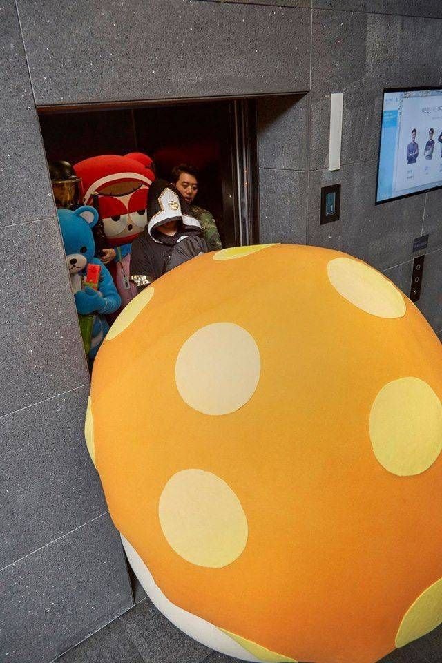 만우절날 어느 게임회사 출근길 | 인스티즈