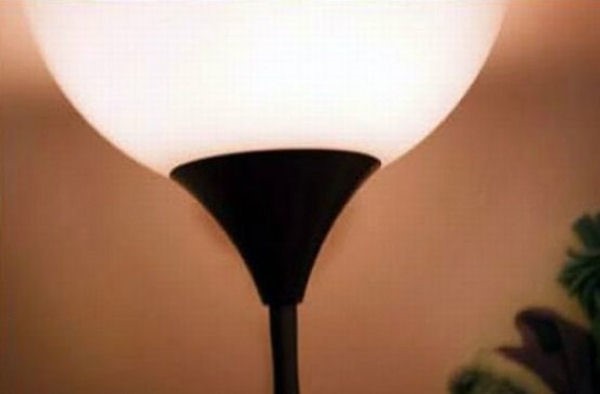 사람들이 엉덩이라고 착각하는 전등 | 인스티즈