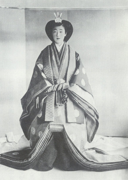 시월드의 위엄을 보여주는 일본 미치코왕후 | 인스티즈