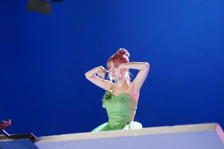 [트와이스] 와이어액션에도 해맑은 팅커벨 모모 | 인스티즈