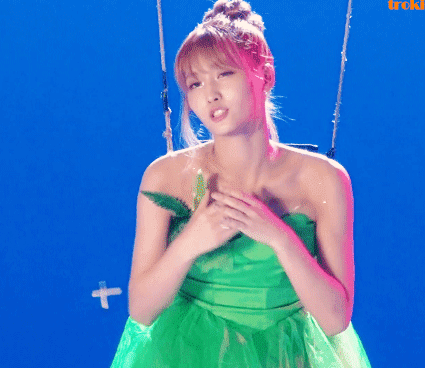 [트와이스] 와이어액션에도 해맑은 팅커벨 모모 | 인스티즈