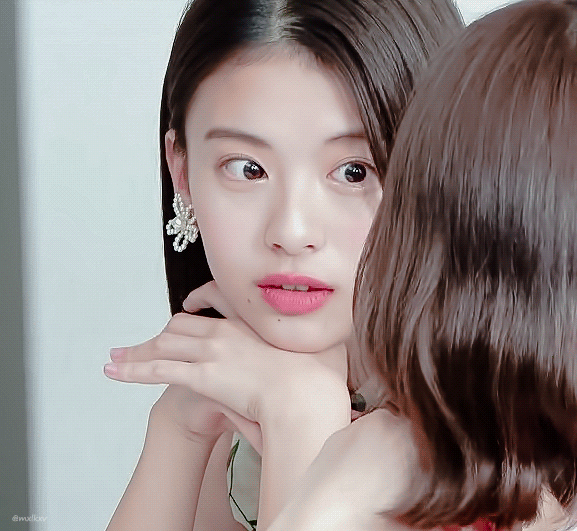 일본의 신세대 대표 비주얼 데구치 나츠키.gif | 인스티즈