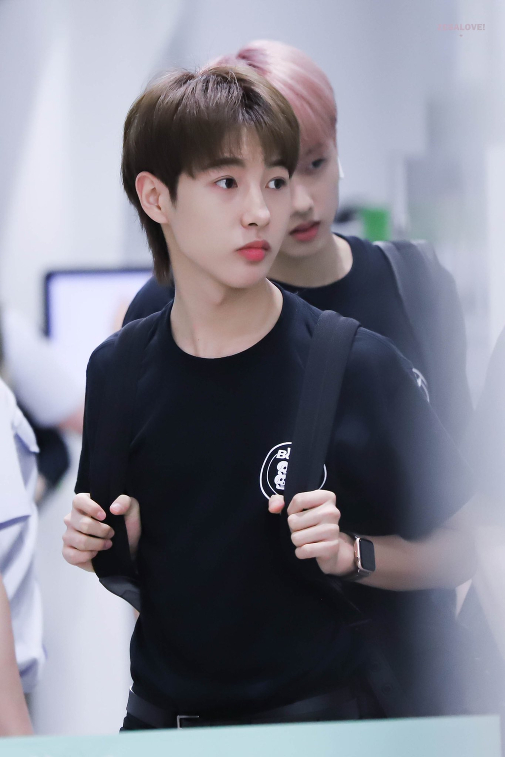 아이돌들의 애플워치 착샷을 모아모아 | 인스티즈