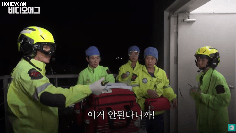 무전기 집어던지는 이국종 교수.jpgif | 인스티즈